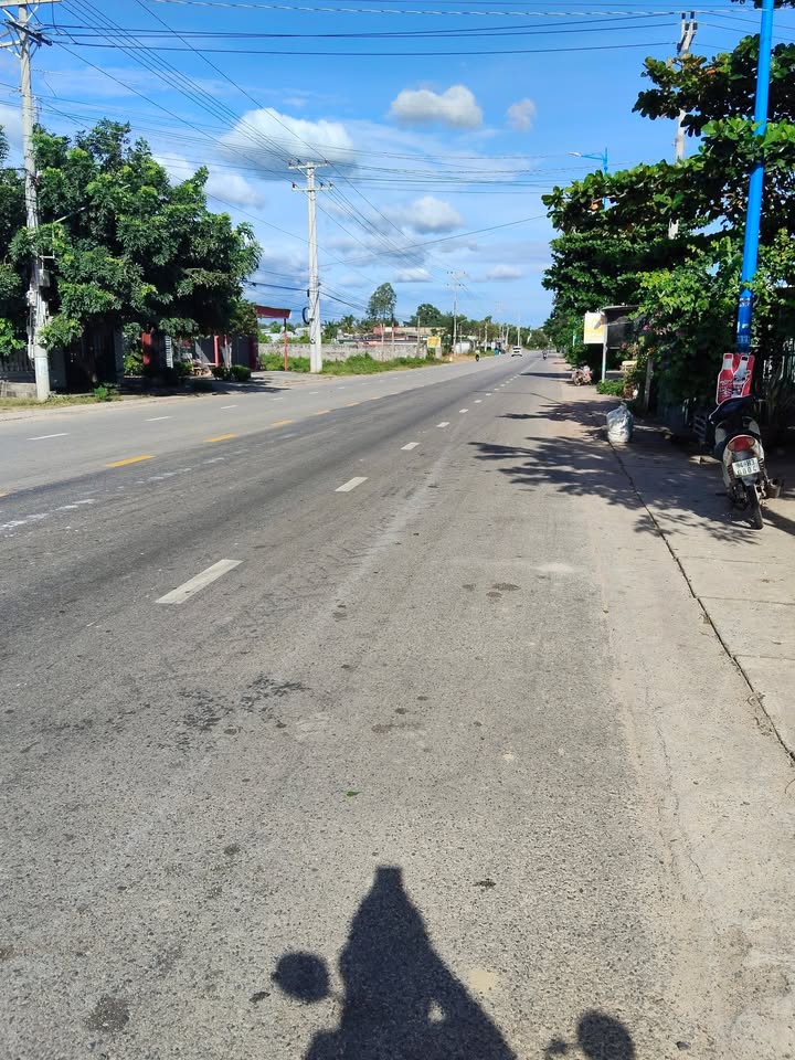 Đất thổ cư mặt tiền Nguyễn Chí Thanh, phường Tân Bình 232.5m² - Giá chỉ 3.5 tỷ!