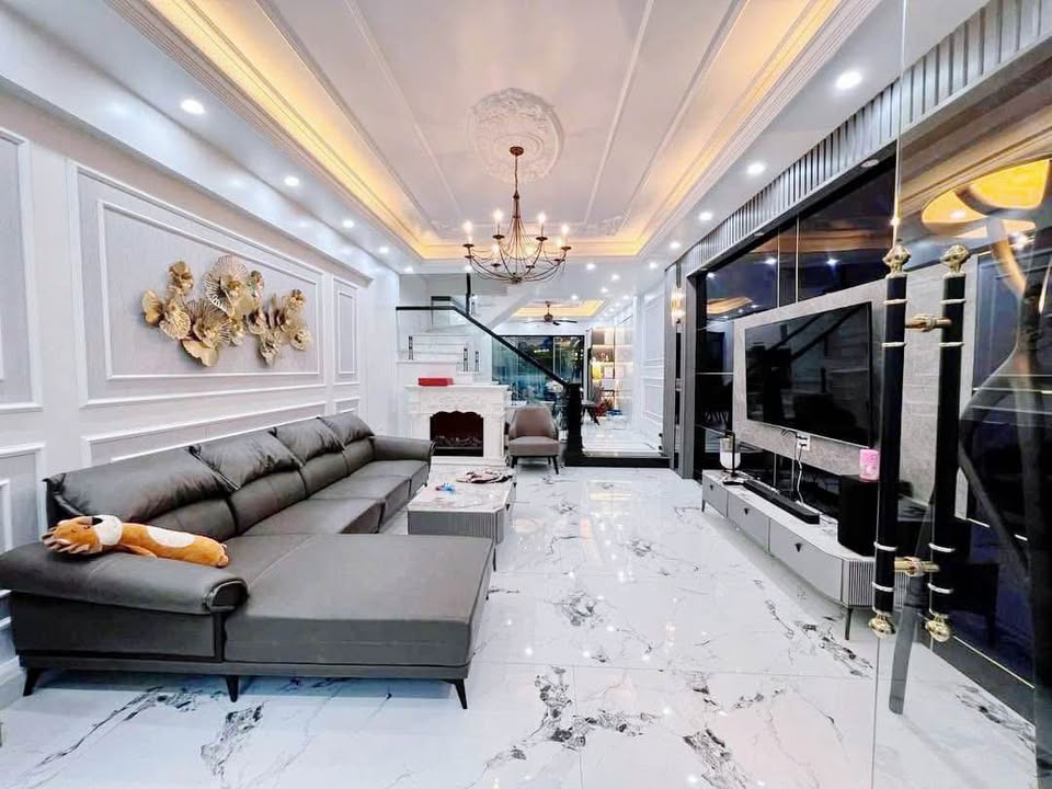 Nhà 4 tầng khu phân lô Văn Cao 90m² giá 8.2 tỷ - Tiện nghi đầy đủ, vị trí thuận lợi!