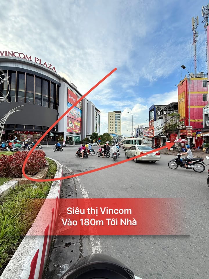Nhà trệt lầu hẻm 4 Cách Mạng Tháng 8, 30m² giá 1.45 tỷ - Gần Vincom Hùng Vương!