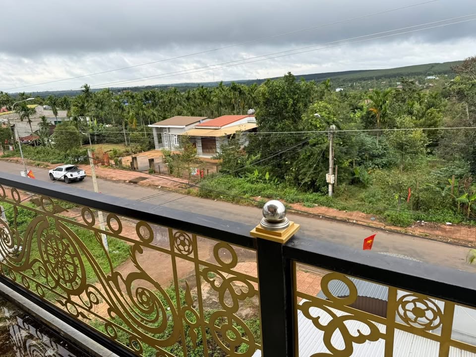 Nhà 3 tầng Phú Lộc, Krông Năng 132m² giá 3.7 tỷ - Sẵn sàng vào ở!