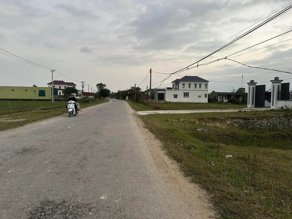 Đất nền mặt tiền Nguyễn Hữu Cảnh, Quảng Phúc, 200m² giá 1.8 tỷ - Tiềm năng phát triển mạnh mẽ!