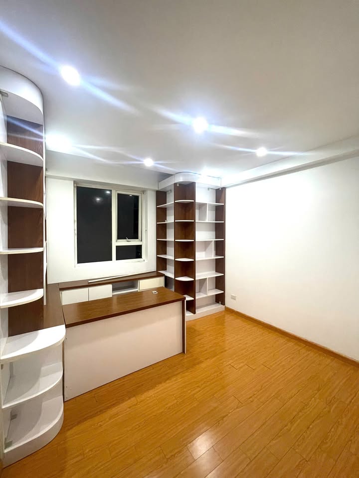 Căn hộ Vinaconex Hồ Tùng Mậu 150m² giá 15 triệu - Sẵn sàng vào ở ngay!