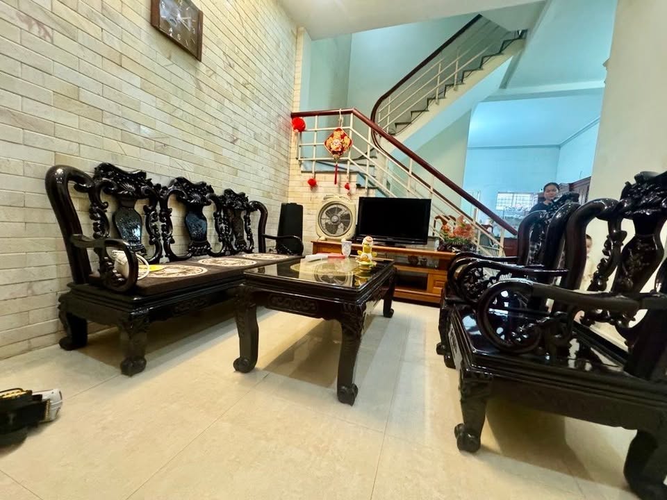 Nhà riêng Hữu Hưng, Tây Mỗ 86m² giá 10.75 tỷ - Kết nối thuận lợi, dân cư đông đúc!