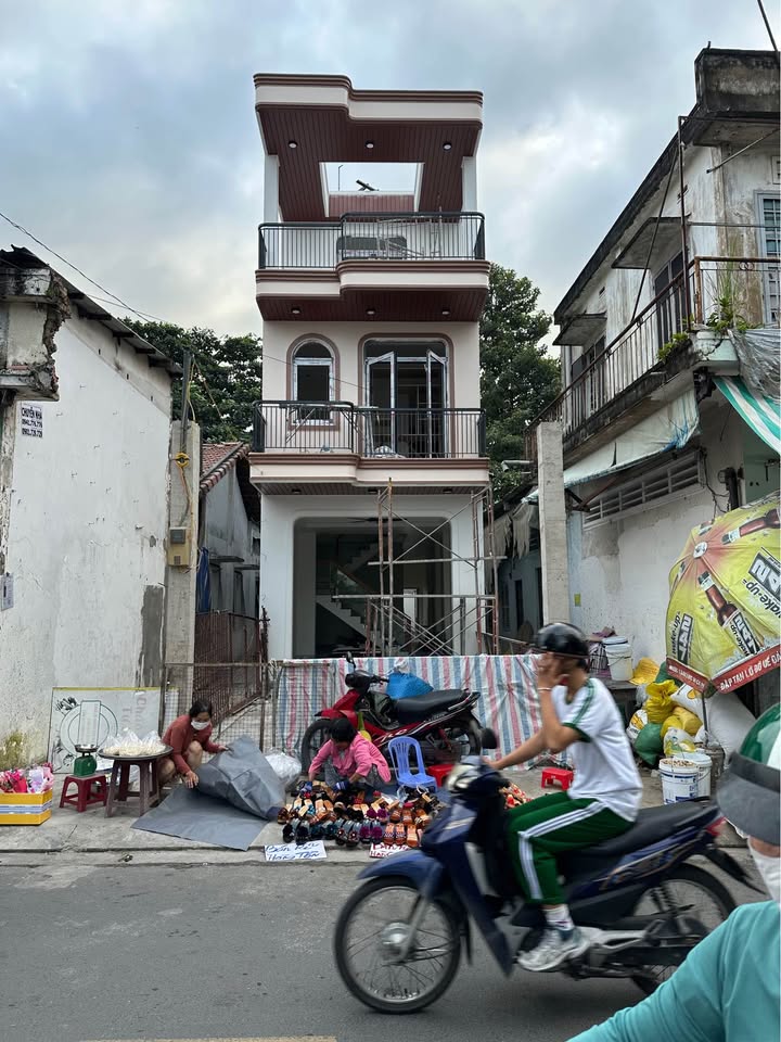 Nhà phố Tân Hiệp, Tân Uyên 80m² giá 1.69 tỷ - Sổ sẵn, giao ngay!