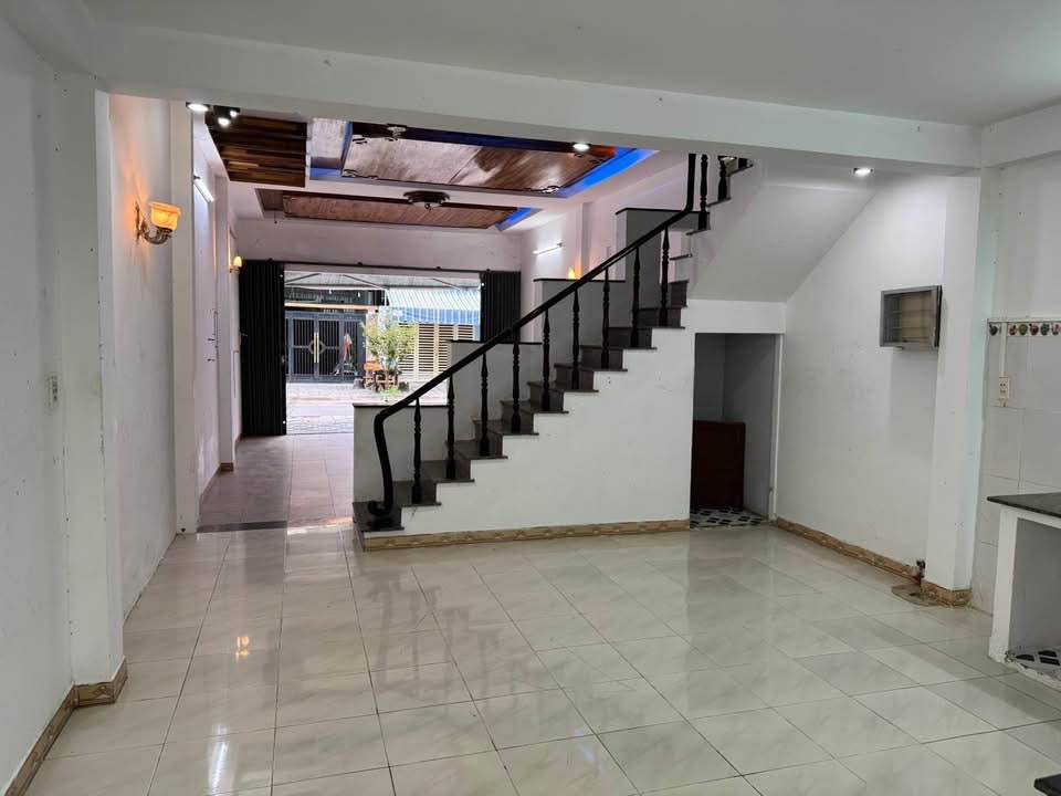 Nhà 2 tầng mặt tiền đường Hà Duy Phiên, Hòa Xuân 80m² giá 5.28 tỷ - Vị trí đắc địa, tiện nghi đầy đủ