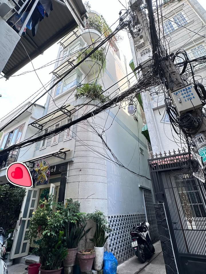 Nhà phố Lý Chính Thắng Quận 3 24m² giá 7.6 tỷ - Bán gấp, sổ hồng chính chủ!