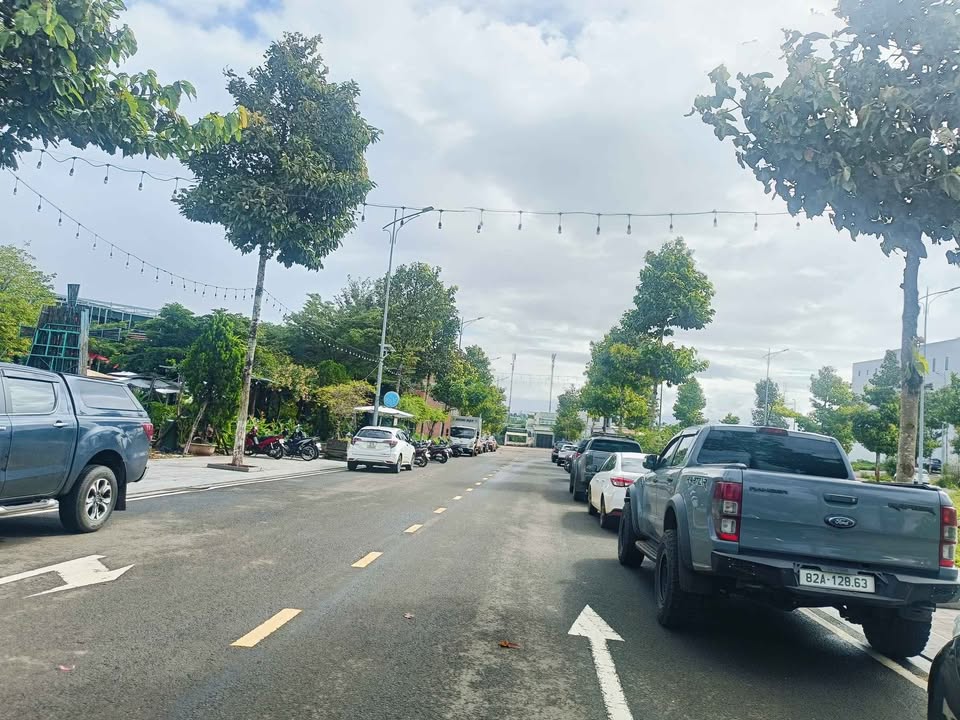 Đất Khu Bossco Pleiku 135m² giá 2.3 tỷ - Sổ đỏ chính chủ, nhanh tay sở hữu!