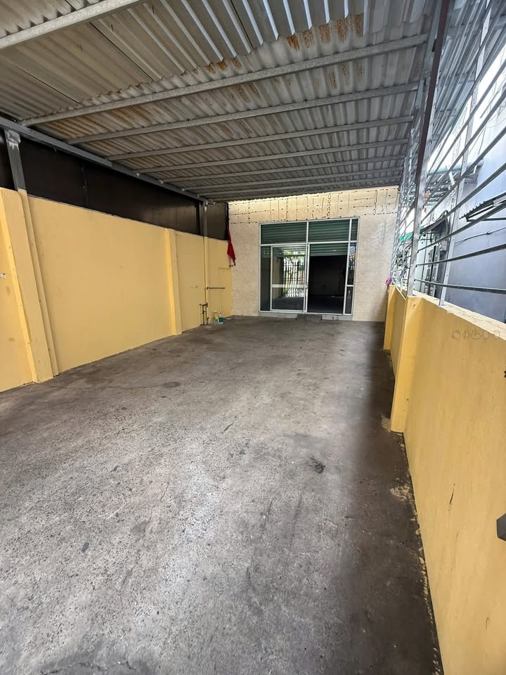 FrontHouse cho thuê đường Trương Thị Hoa, quận 12 - Diện tích 125m², giá chỉ 15 triệu/tháng!