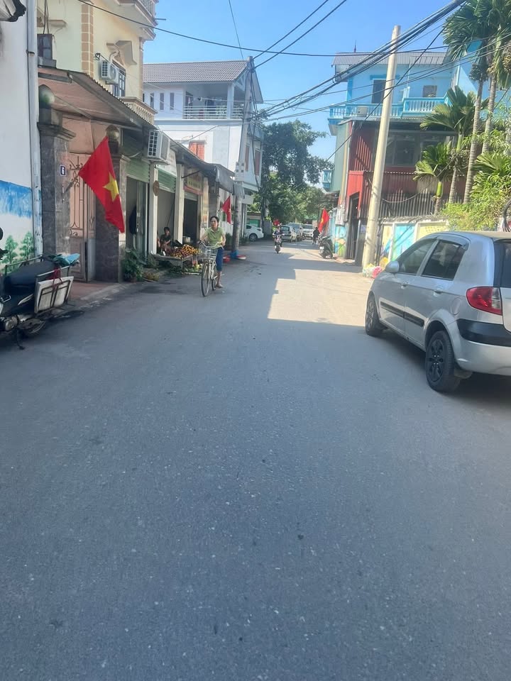 Nhà 2 Tầng tại Phù Đổng, Gia Lâm 50m² giá 4 tỷ - Sổ hồng chính chủ!