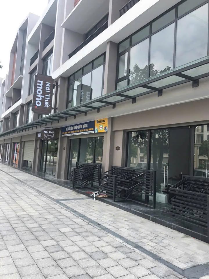 Mặt bằng kinh doanh Park Hill 202m² - Siêu vị trí 2 mặt tiền 40m, cho thuê ngay!