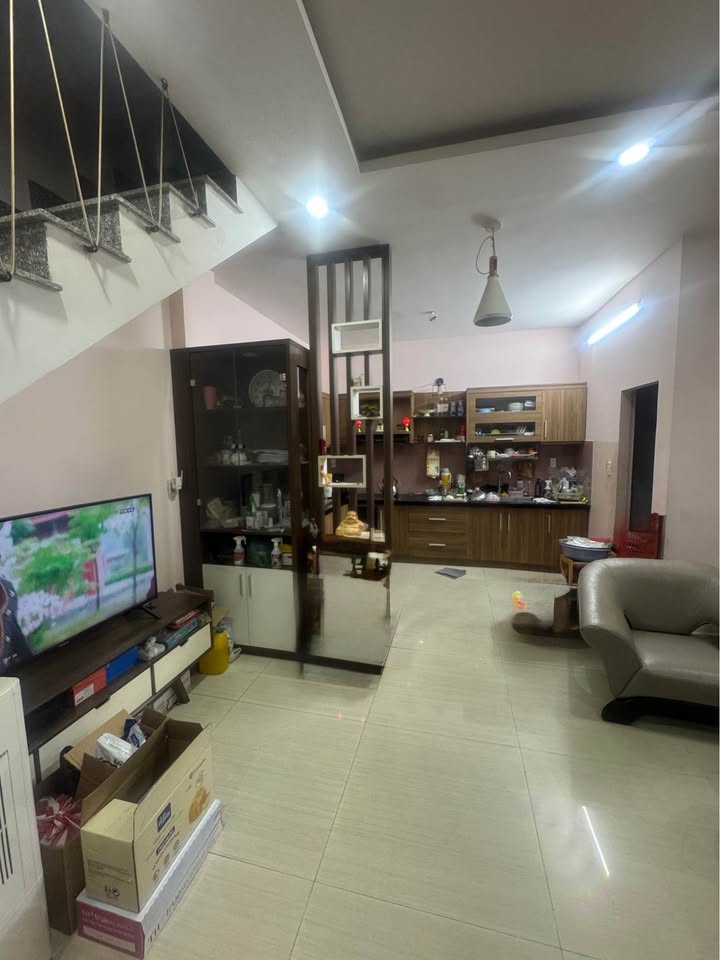 Townhouse 4 tầng đường Thi Sách, Hải Châu 90m² giá 14 tỷ - Đầu tư sinh lời hấp dẫn!