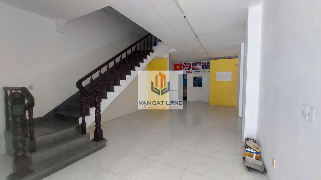 Nhà cho thuê 1 trệt 3 lầu tại đường Nguyễn Thái Học, Vũng Tàu - Phù hợp kinh doanh lớn!