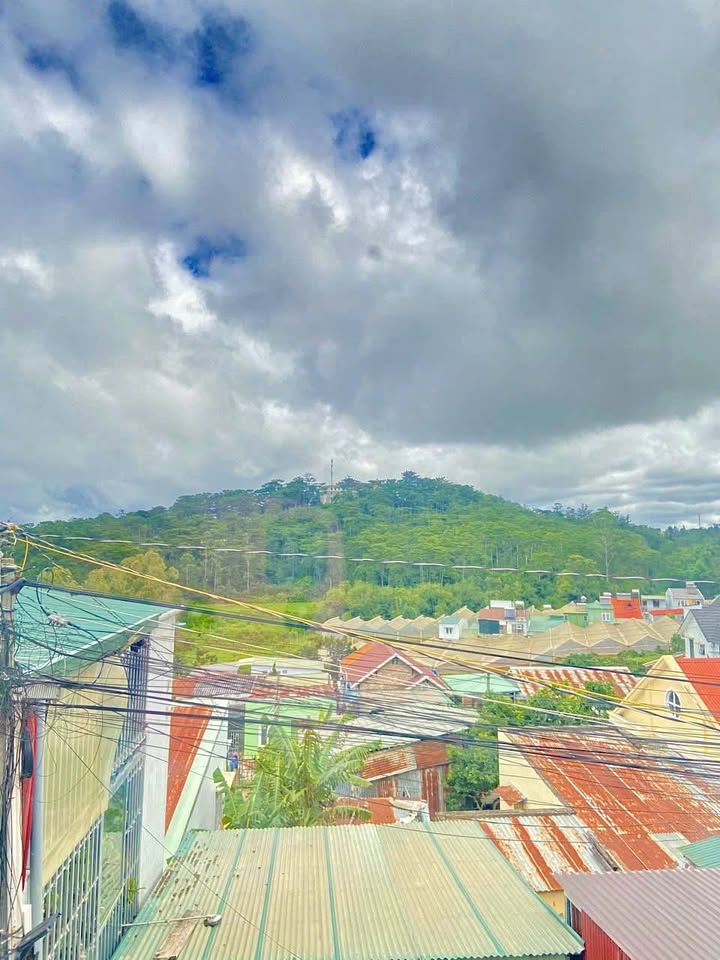 Nhà phố Nguyễn Siêu Đà Lạt 96m² giá 7,5 tỷ - Hai mặt tiền thoáng mát!