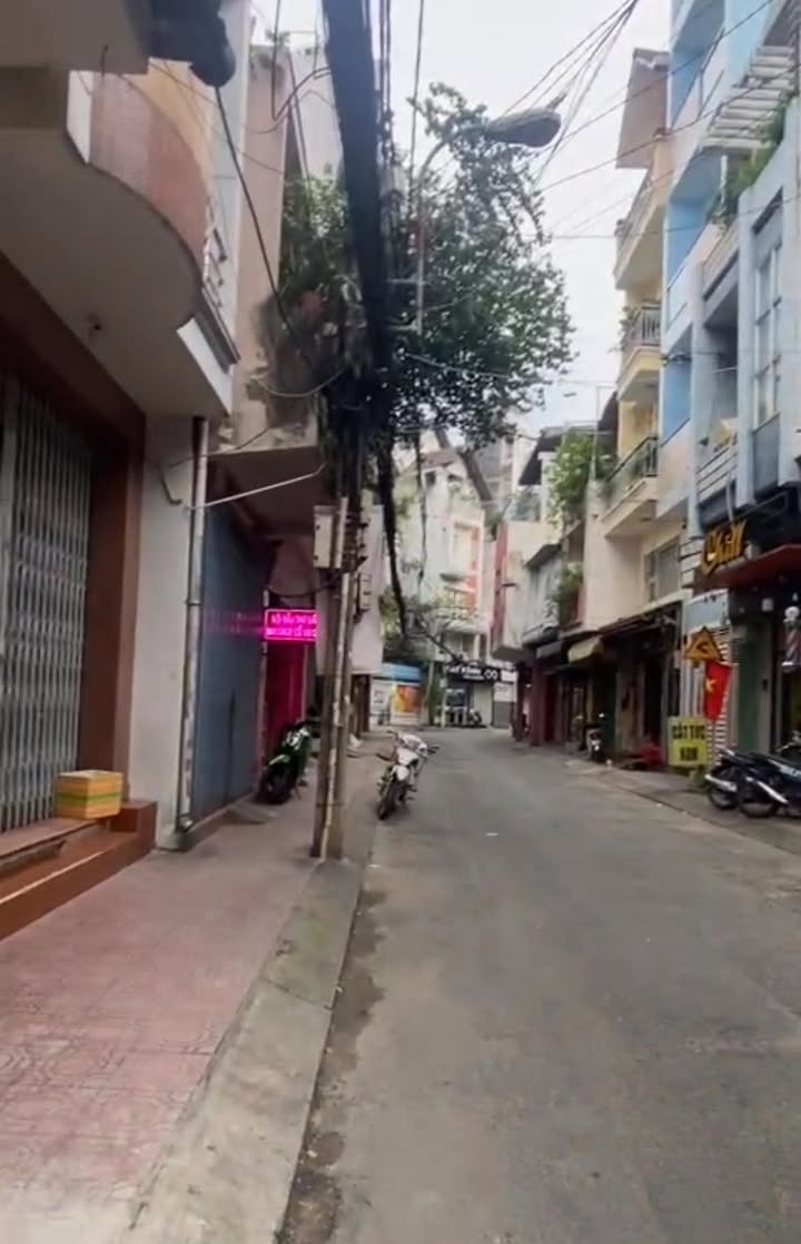 Nhà mặt tiền Lạc Long Quân, Quận 11, 40.3m² giá 7.5 tỷ - Cơ hội đầu tư tuyệt vời!