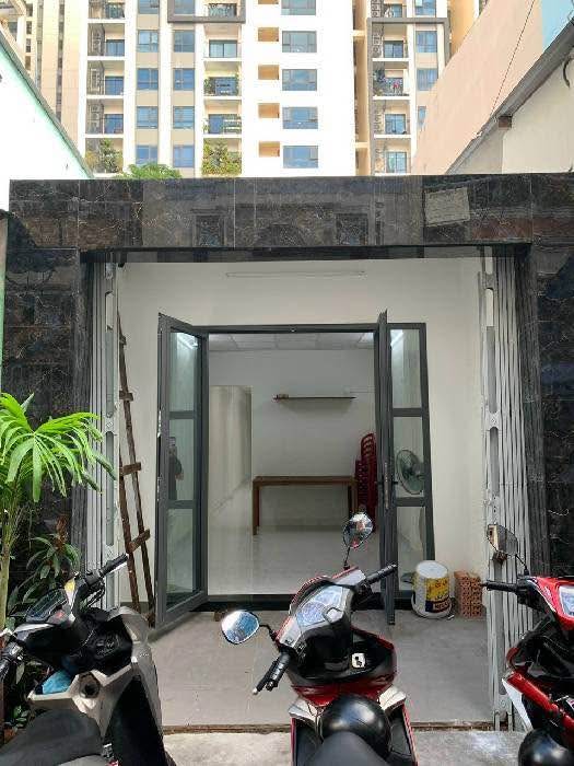 Nhà phố Cách Mạng Tháng 8, Quận 10, 61.6m² giá 11.2 tỷ - Hàng hiếm trung tâm!