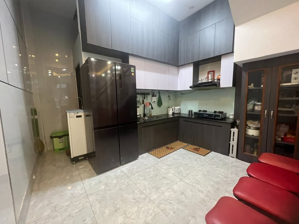 Nhà 3 Tầng KDC Hàng Bàng 56m² giá 3.35 tỷ - Đầy đủ tiện nghi, sẵn sàng vào ở!