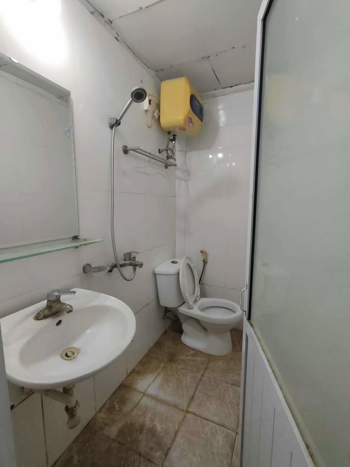 Nhà cấp 4 Lĩnh Nam 30m² giá 2 tỷ - Gần chợ đêm, đầu tư sinh lời!