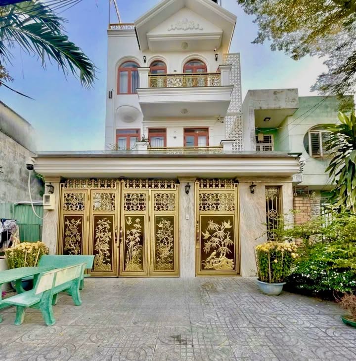 Biệt thự mặt tiền Quốc lộ 13, Hiệp Bình Chánh, 120m² - Pháp lý hoàn công chuẩn!