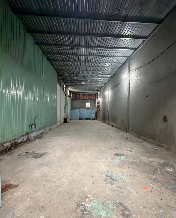 Cho thuê kho mặt tiền đường Đông Tác, Dĩ An 200m² - Giá chỉ 9.5 triệu/tháng!