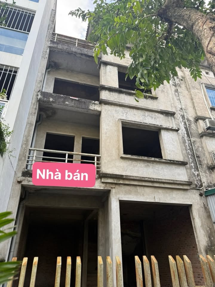 Nhà liền kề quân đội Thạch Bàn Long Biên 92m² giá 22.5 tỷ - Khu dân trí cao, an ninh tốt!