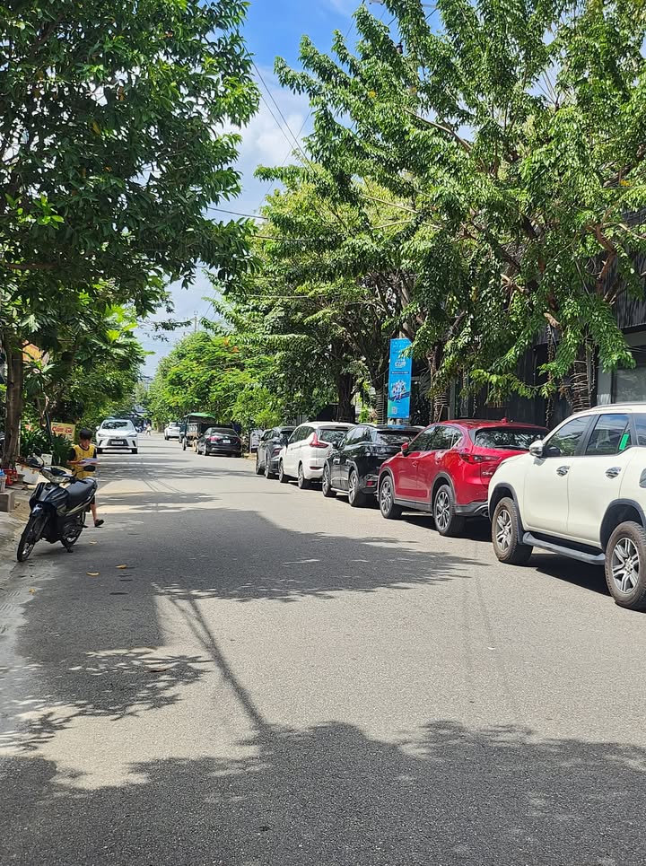 Nhà mặt phố Hòa Cường, Hải Châu 90m² giá 8 tỷ - Ô tô đậu thoải mái!