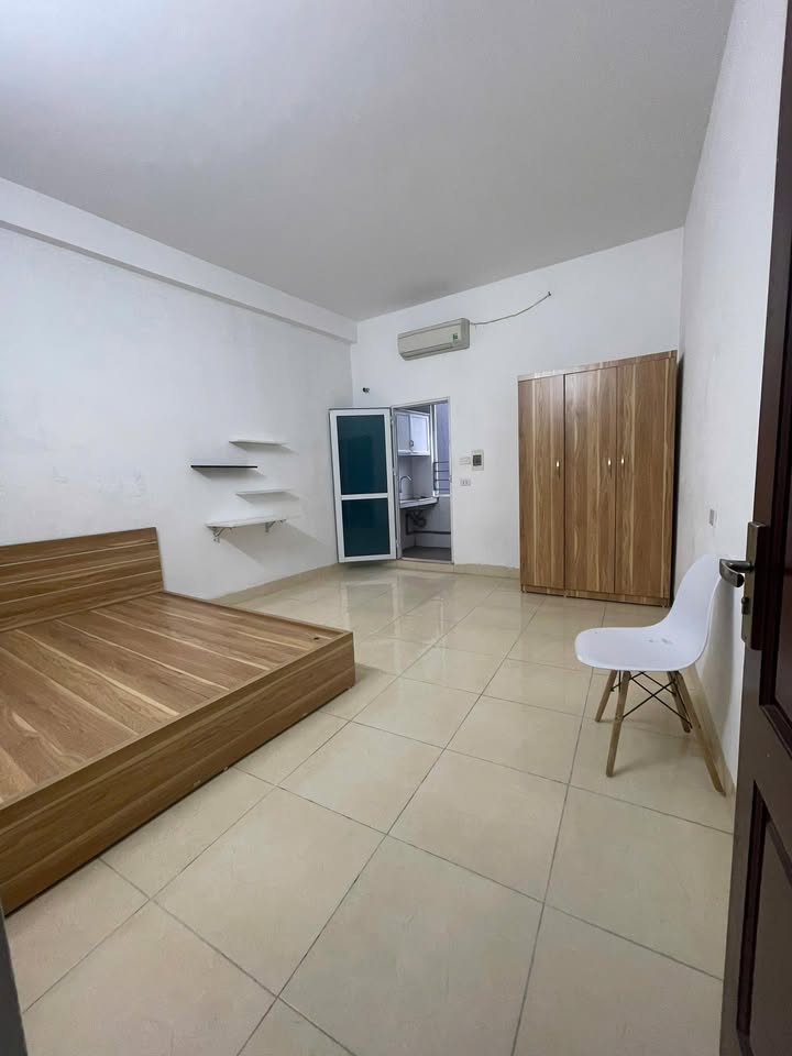 Phòng cho thuê tại Ngõ 48 Nguyễn Khánh Toàn, Cầu Giấy, 22m² giá từ 3.6 triệu - Sẵn sàng vào ở!