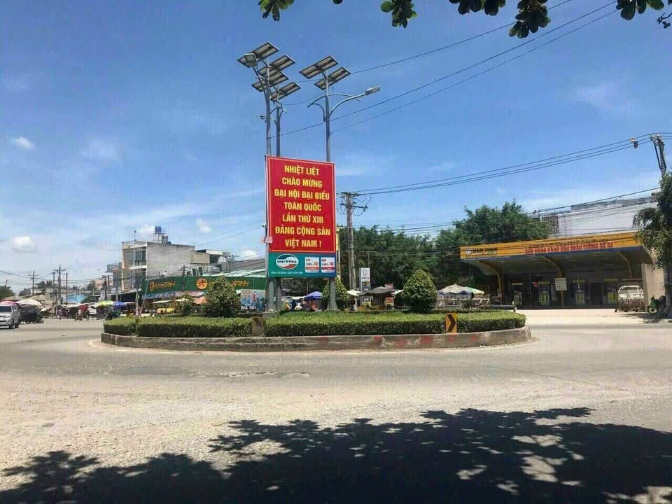 Nhà vườn Hòa Khánh, Đức Hòa 636m² giá 2.4 tỷ - Thiết kế hiện đại, sân vườn thoáng mát!