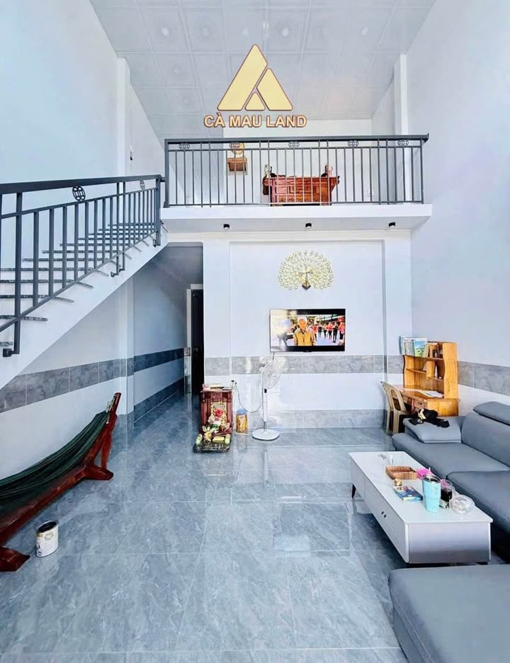 Nhà gác lửng Tân Xuyên Cà Mau 100m² giá 1 tỷ - Thiết kế hiện đại, đầy đủ tiện nghi!
