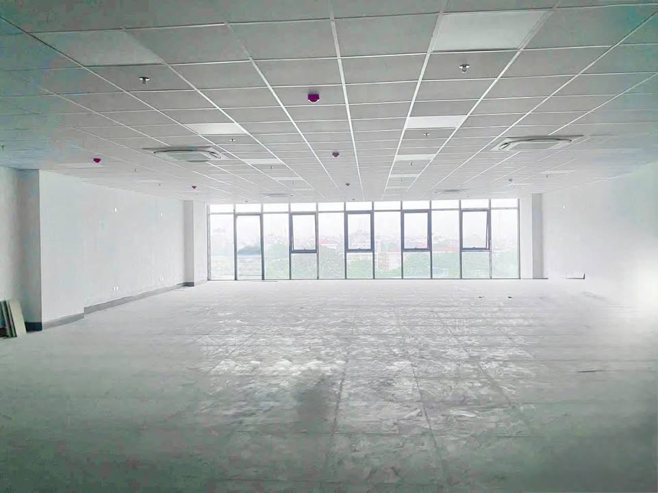 Văn phòng cho thuê tại Duy Tân, Cầu Giấy 270m² - Nội thất mới đẹp, giá thỏa thuận!