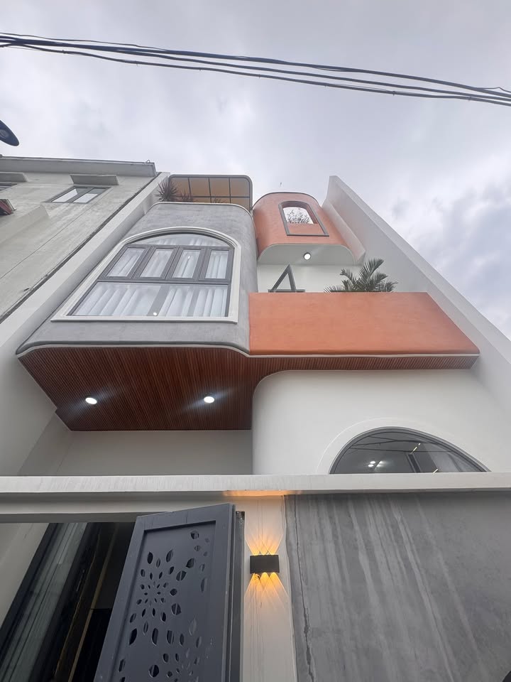 Nhà 3 tầng hiện đại K58 Dũng Sỹ Thanh Khê 50m² giá 4 tỷ - Gần biển chỉ 300m!