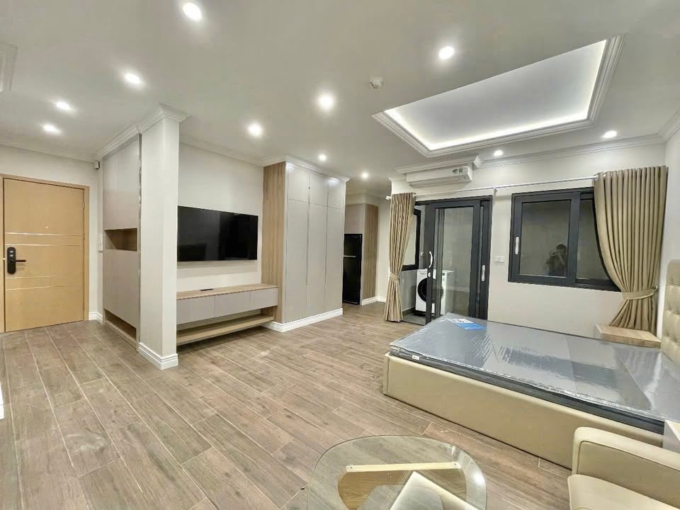 Cho thuê căn hộ studio 45m² tại Đống Đa - Nội thất đầy đủ, ban công cực chill!