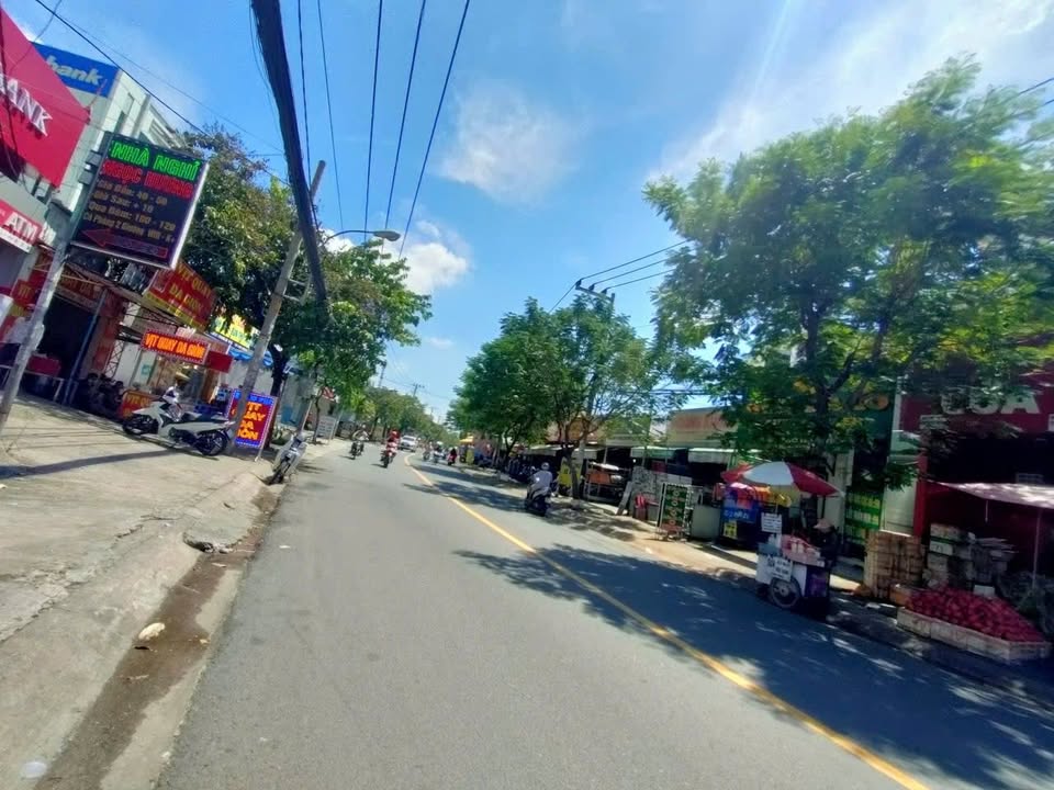 Nhà mặt tiền Tỉnh Lộ 10, Bình Tân 200m² giá 50 triệu - Phù hợp với ngân hàng, văn phòng, showroom!