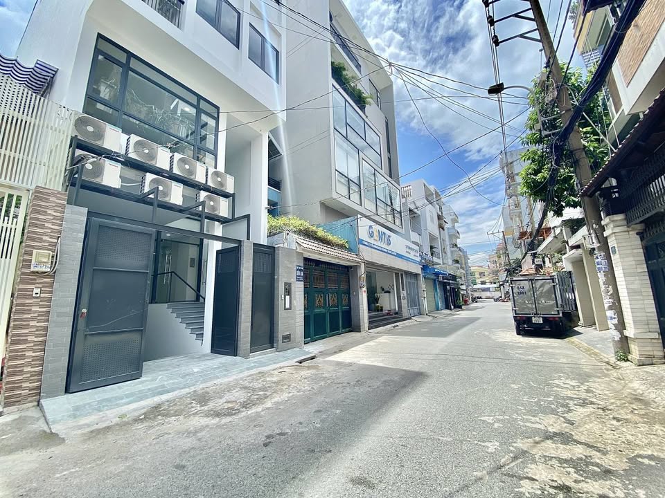 Văn phòng cho thuê tại Quận Tân Bình 150m² giá 20 triệu - Gần sân bay, tiện ích đầy đủ!