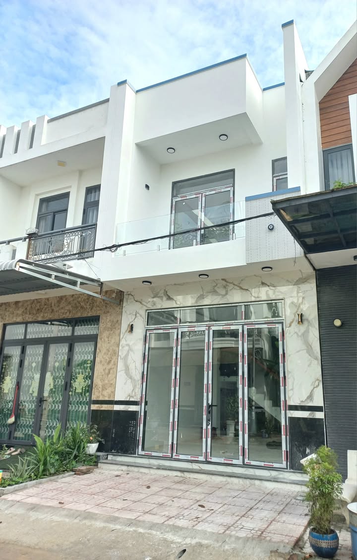 Nhà mới đẹp KDC Phú An, Hưng Phú, Cần Thơ 81m² giá 3 tỷ - Sẵn sàng vào ở ngay!