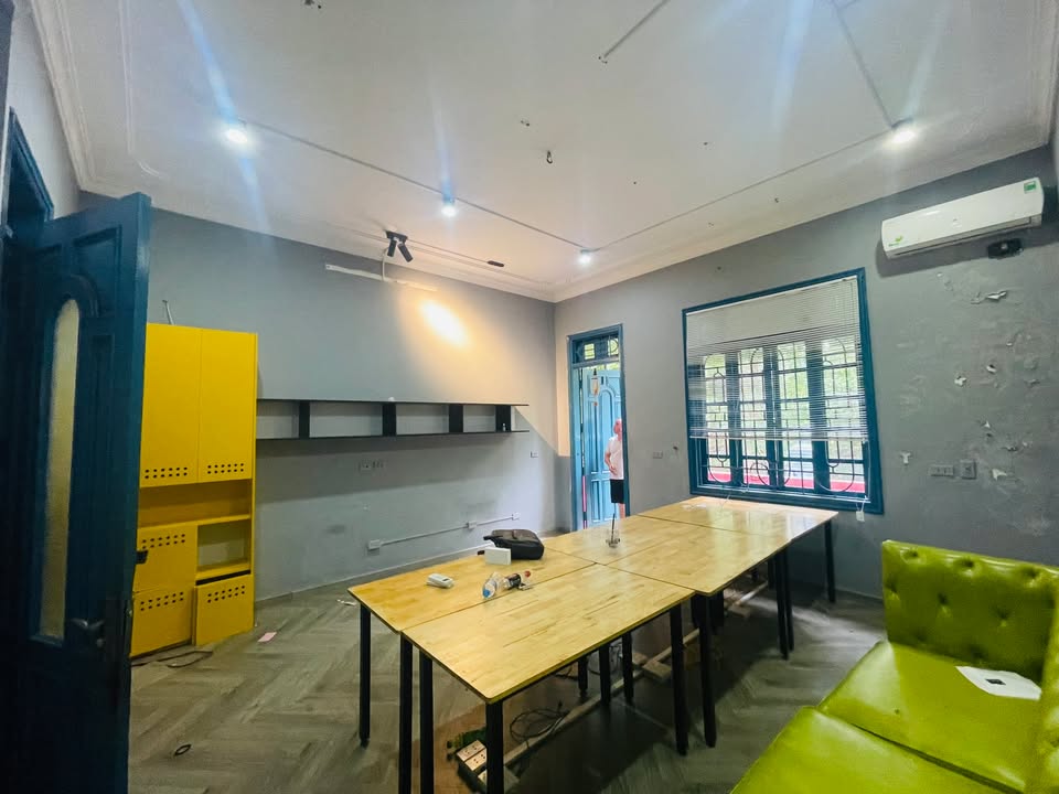 Văn phòng 70m² tại phố Ngụy Như Kon Tum - Chỉ 9 triệu/tháng, view ban công