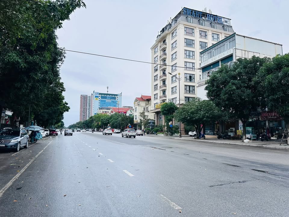 Bán nhà mặt phố Huyền Quang 94m² giá 20 tỷ - Kinh doanh cực tốt!