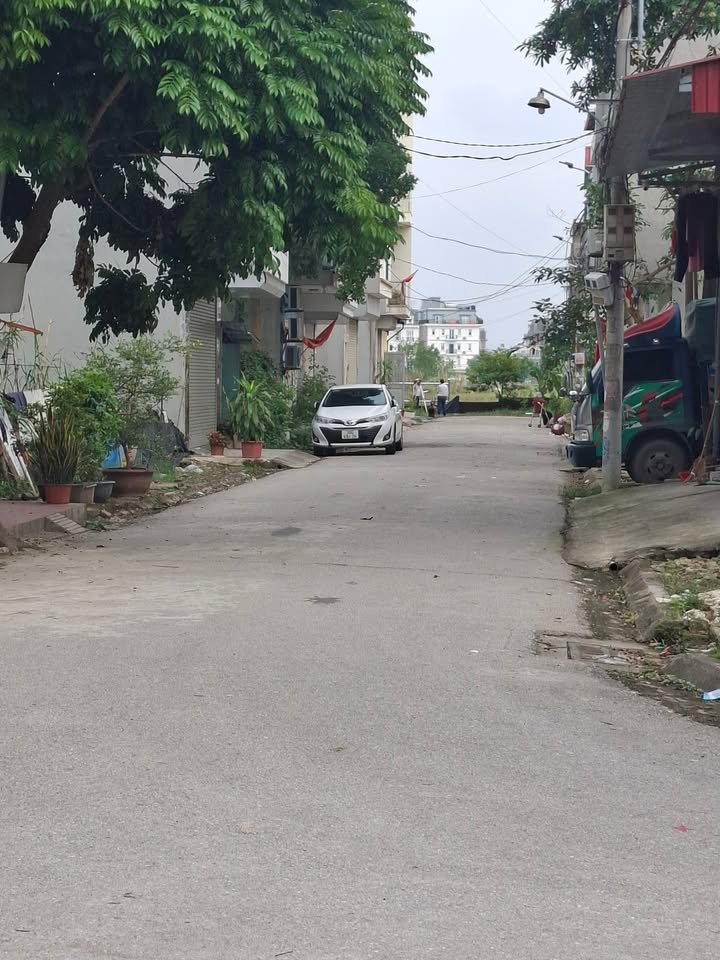 Đất nền Kim Chung Hoài Đức 90m² giá 9.2 tỷ - Vị trí đắc địa, kinh doanh tốt!