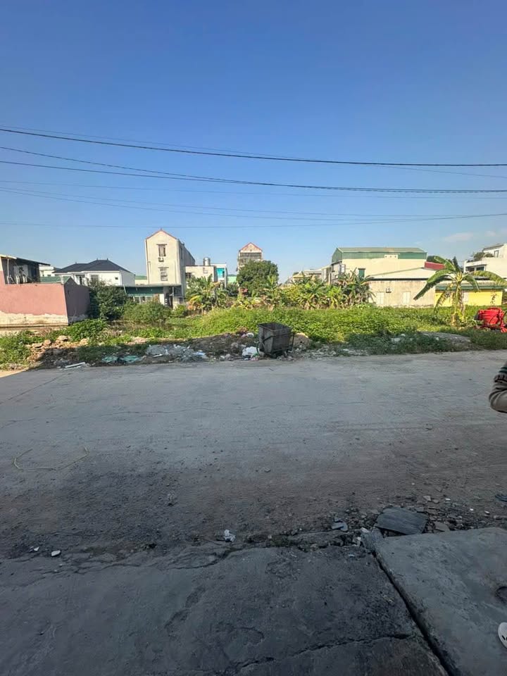 FrontHouse Big C Ninh Bình 100m² giá 3 tỷ - Vị trí đắc địa, ô tô tránh nhau!