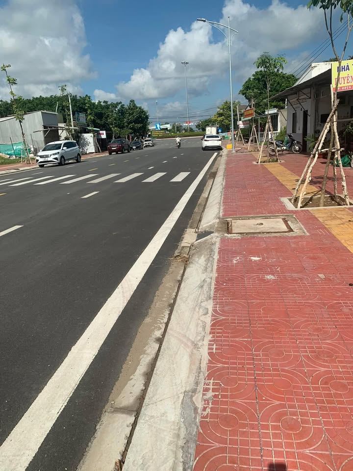 Đất cho thuê mặt tiền đường Nguyễn Trãi, Thị xã Duyên Hải - Vị trí đắc địa gần trạm sạc xe!