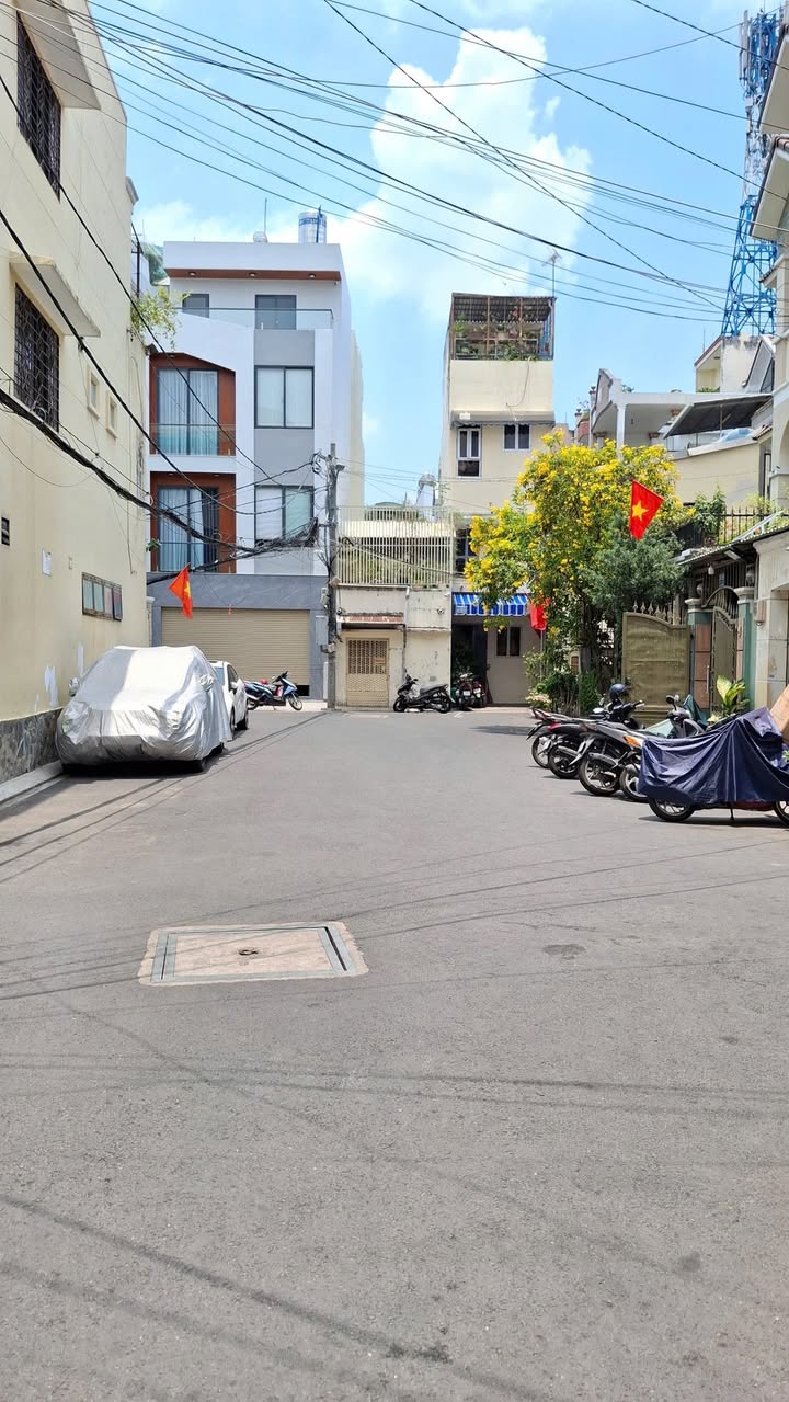 Nhà riêng 4 tầng tại Cao Thắng, Q.10 - Diện tích 240m², Chỉ 12 tỷ!