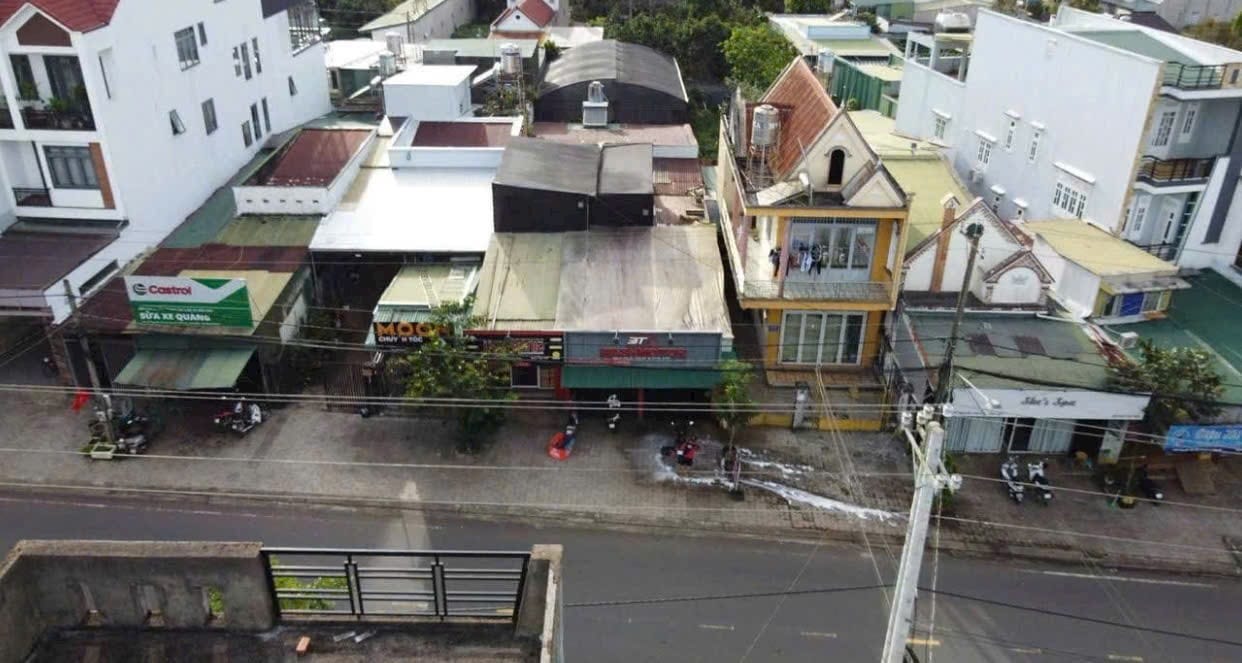 Nhà mặt tiền đường Nguyễn Văn Cừ, Lộc Sơn, Bảo Lộc 500m² giá 9.8 tỷ - Kinh doanh sầm uất!