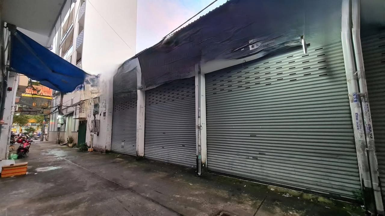 Cho thuê kho Hẻm xe tải Hồng Bàng, P6, Q6, 327m² chỉ 35 triệu/tháng - Vị trí thuận lợi!