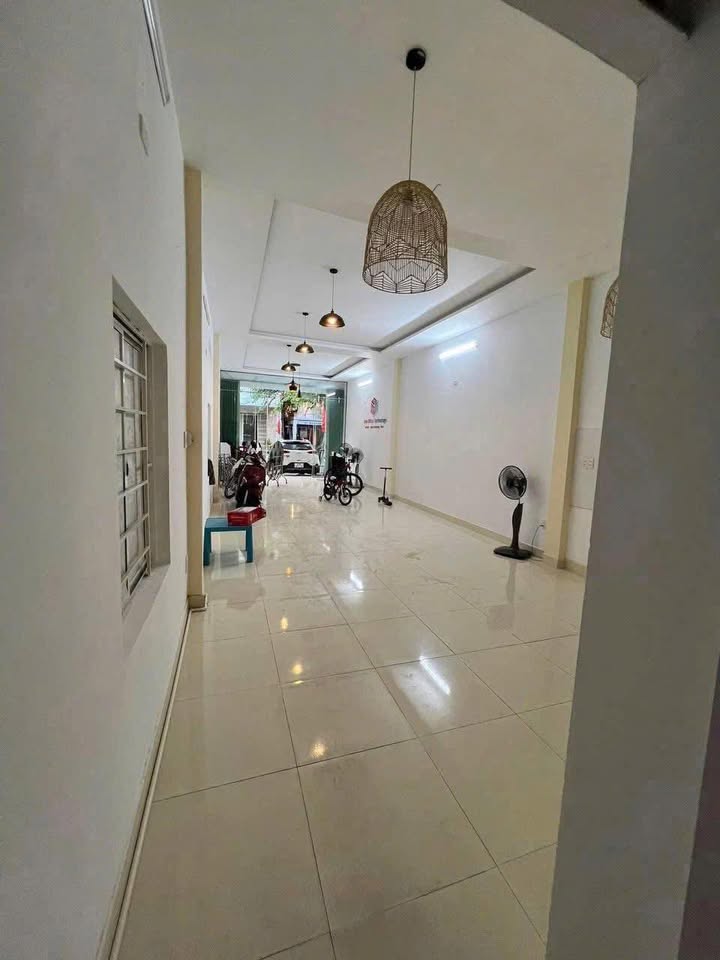 Nhà cấp 4 cho thuê mặt tiền Thanh Sơn, Hải Châu 95m² giá 8 triệu - Phù hợp mở lớp học, văn phòng