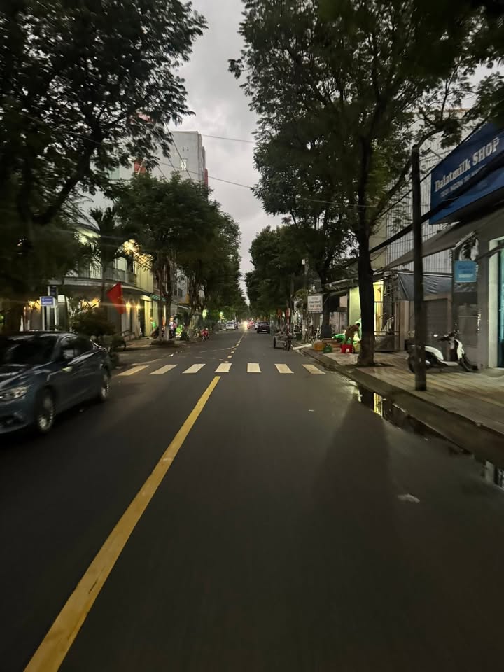 Nhà cho thuê 2 tầng mặt tiền Dũng Sĩ Thanh Khê 90m² - Giá chỉ 10 triệu/tháng!