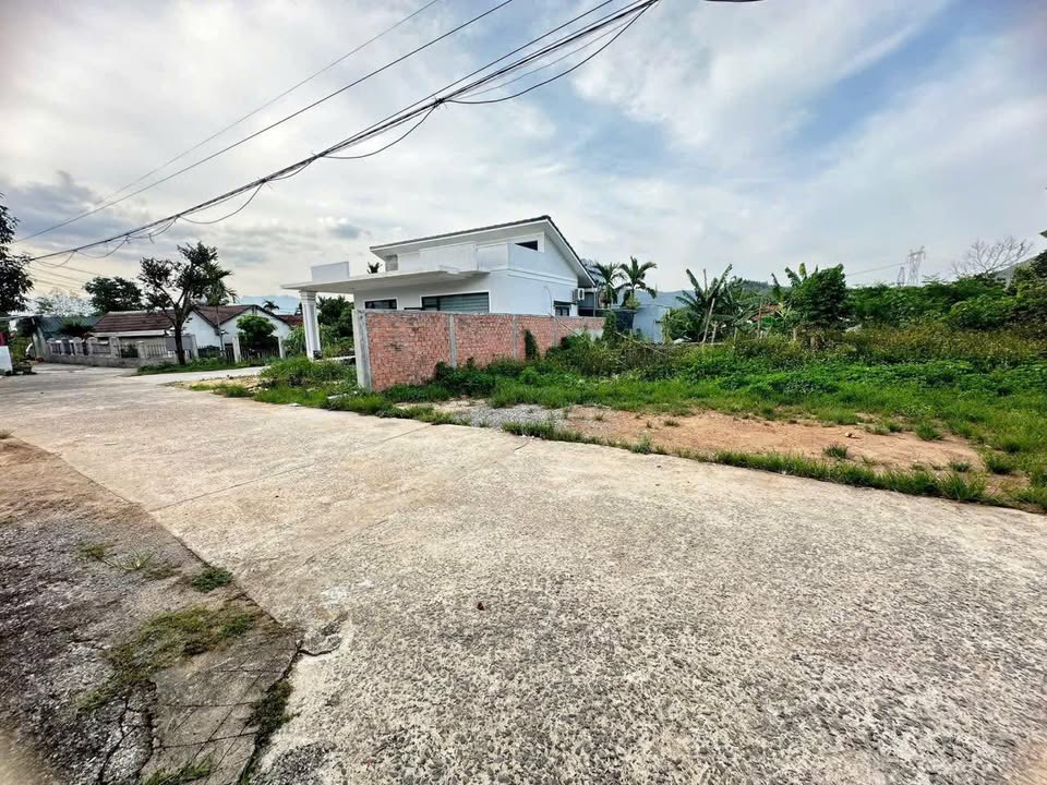 Đất thổ cư Hòa Sơn Đà Nẵng 200m² giá 1.95 tỷ - Nở hậu, cao ráo