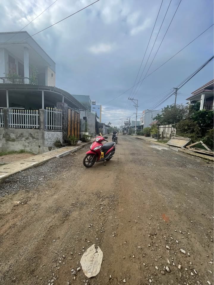 Đất nền Hòa Tiến Đà Nẵng 180m² giá 3 tỷ - Cơ hội đầu tư hấp dẫn!