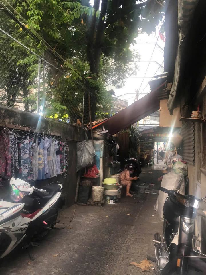 Nhà phố Đinh Hòa, Phú Định, 15.6m² giá 2 tỷ - Sổ hồng chính chủ, gần cầu Chà Và!