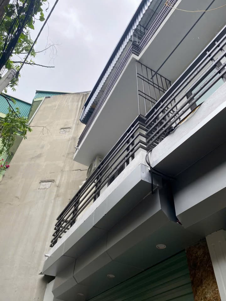 Nhà cho thuê 3 tầng tại Lĩnh Nam, Hoàng Mai - 2 phòng ngủ chỉ 7.5 triệu/tháng