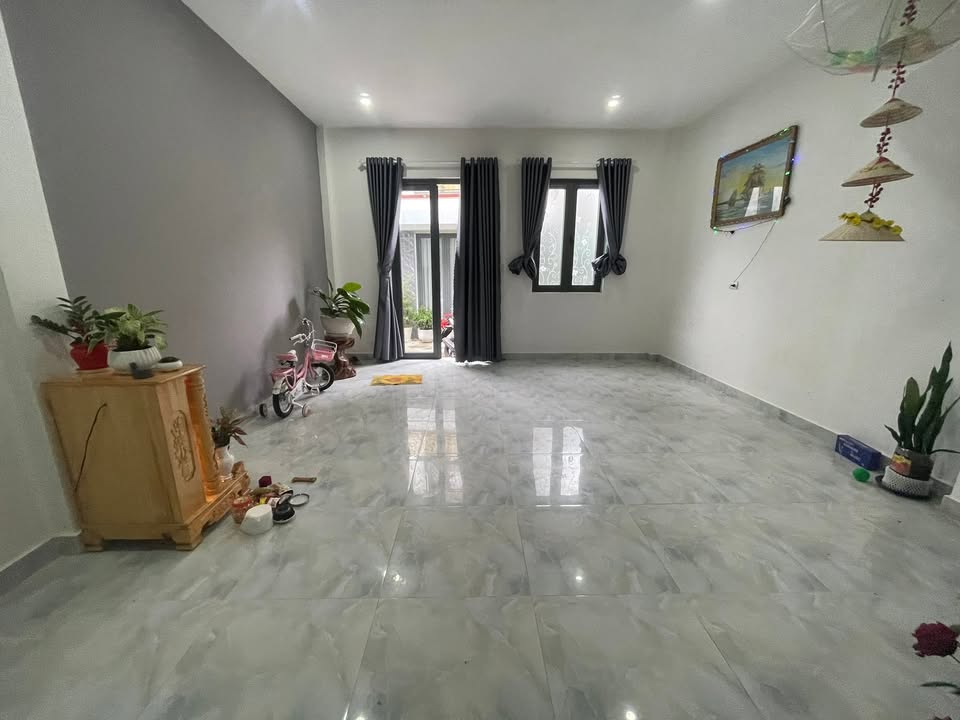 Nhà nguyên căn cho thuê tại Đà Lạt - 3 phòng ngủ, 6 triệu/tháng - Không gian thoáng đãng