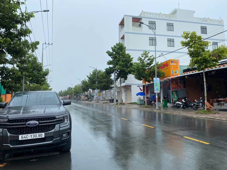 Cho thuê nhà mặt tiền đường Mậu Thân 2, Vĩnh Long - 135m², thang máy, chỉ 30 triệu!